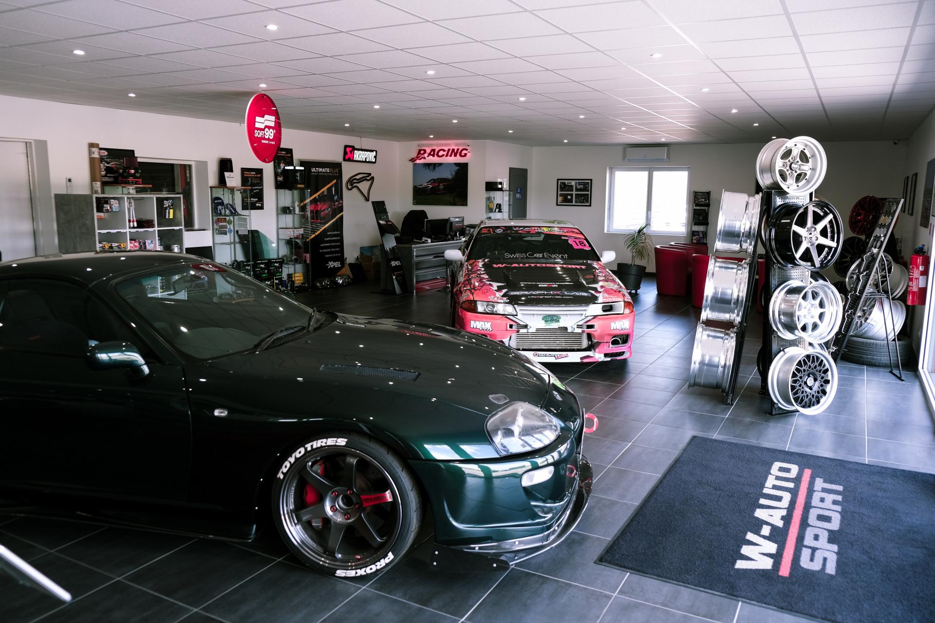 Entreprise_Showroom_toyota_supra_skyline_R32GTR_w-autosport_Work_wheels_2